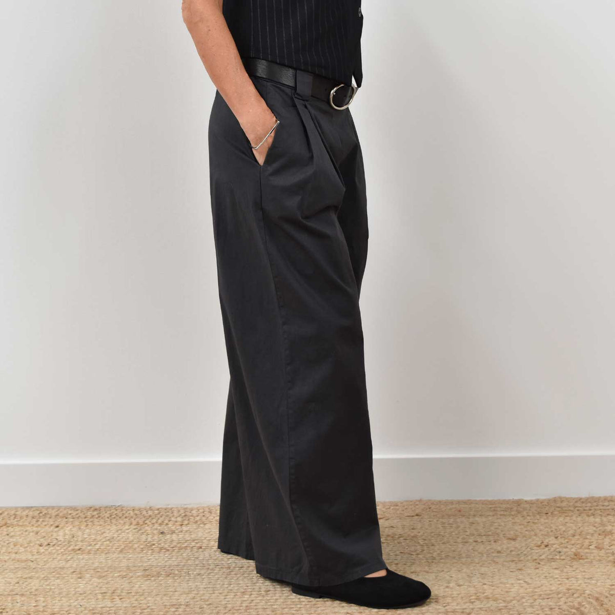 Pantalón Ancho Cinturón – Gris