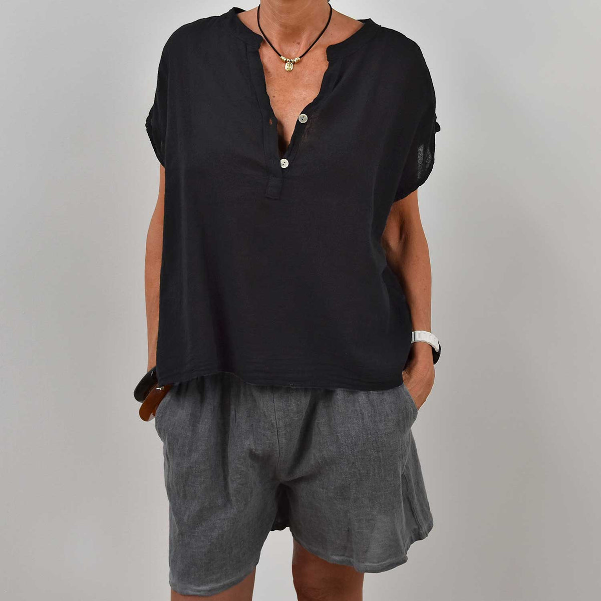 Blusa Botones Algodón – Negra