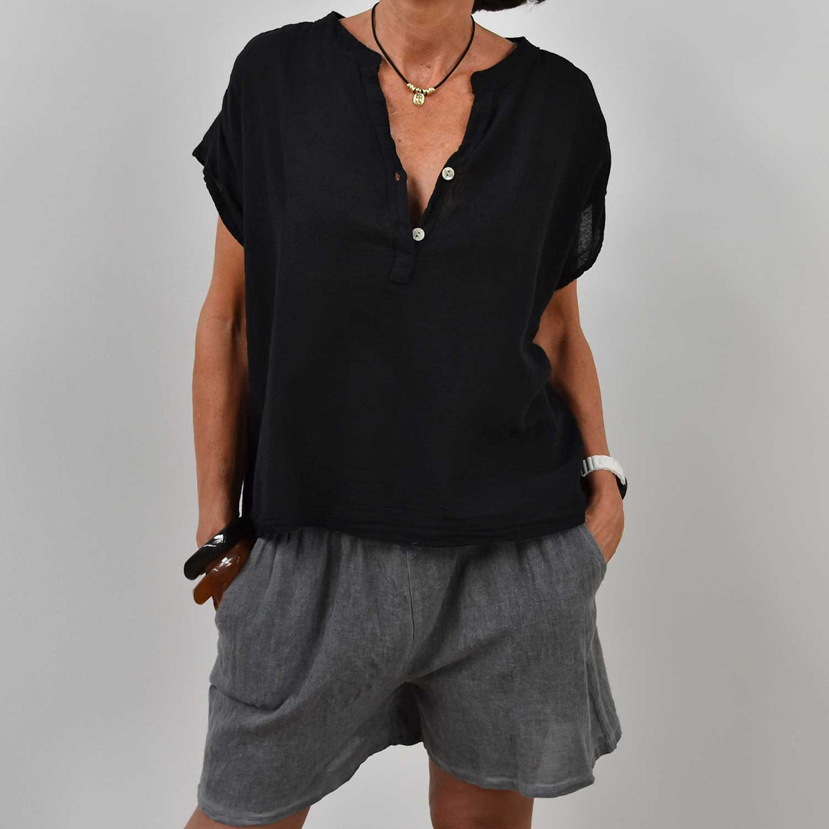 Blusa Botones Algodón – Negra