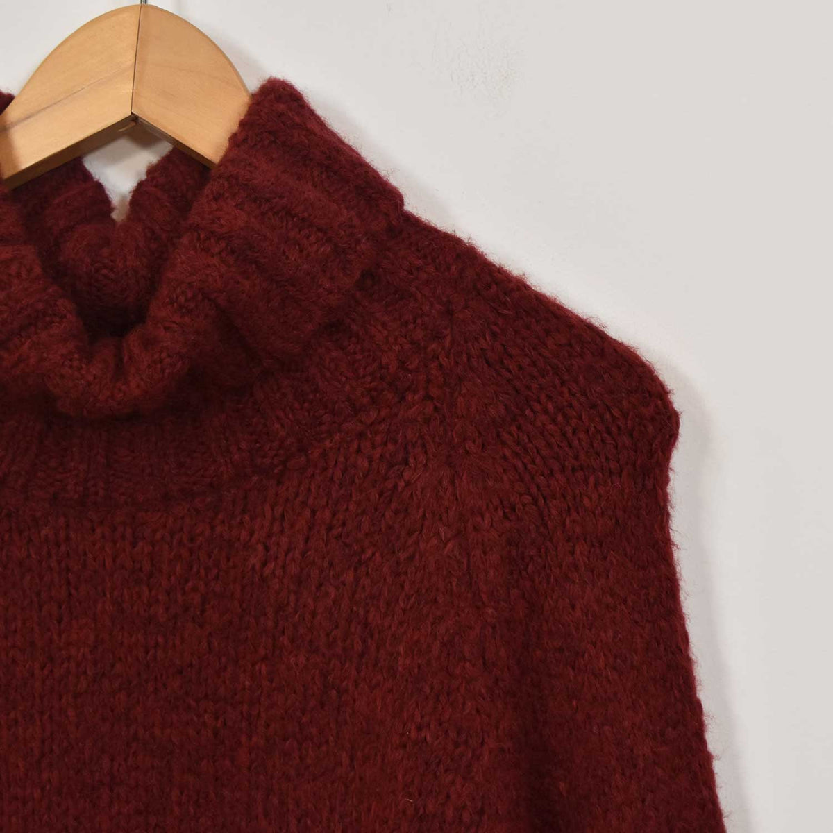 Jersey Cuello Alto Punto Suave – Borgoña