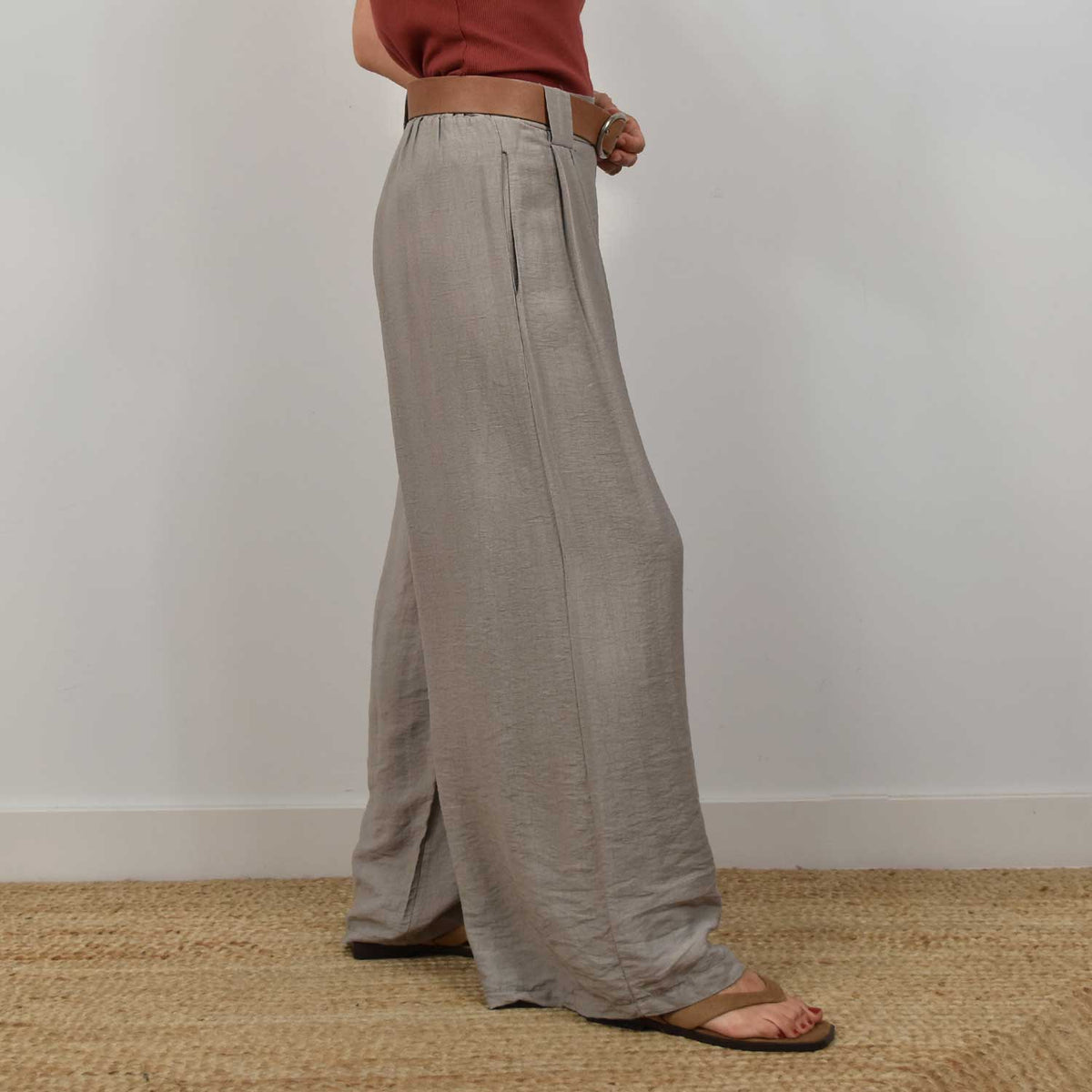 Pantalón Fluido Cinturón – Taupe