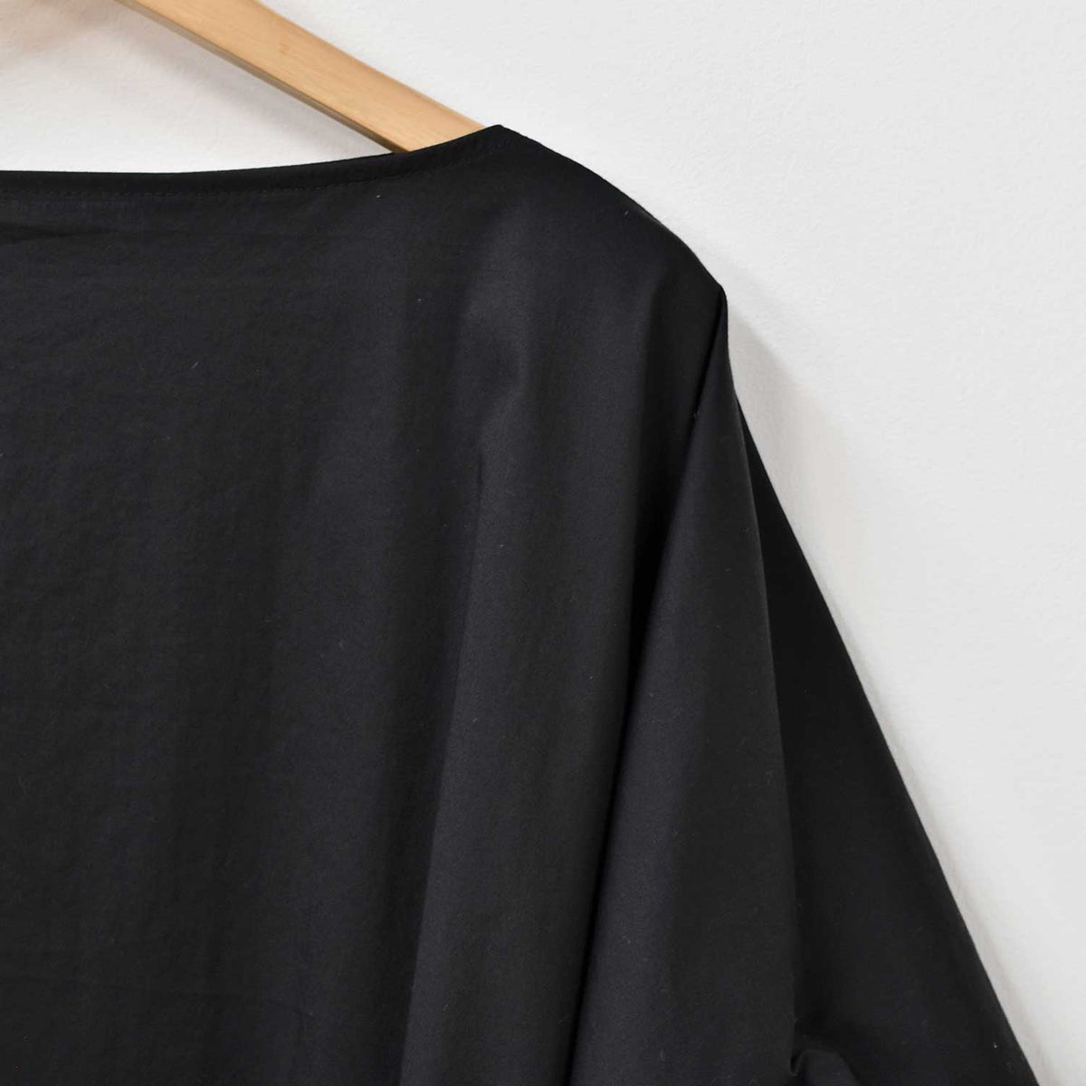 Blusa Abullonada Chic – Negra