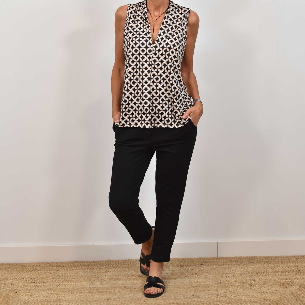 Pantalón Fluido Bolsillos – Negro