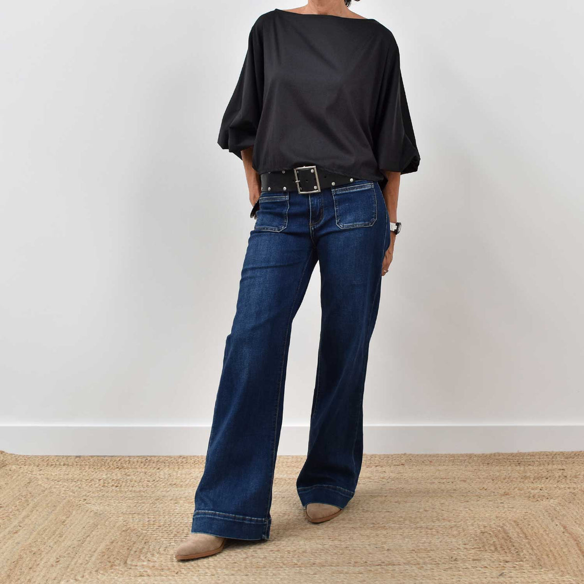 Blusa Abullonada Chic – Negra