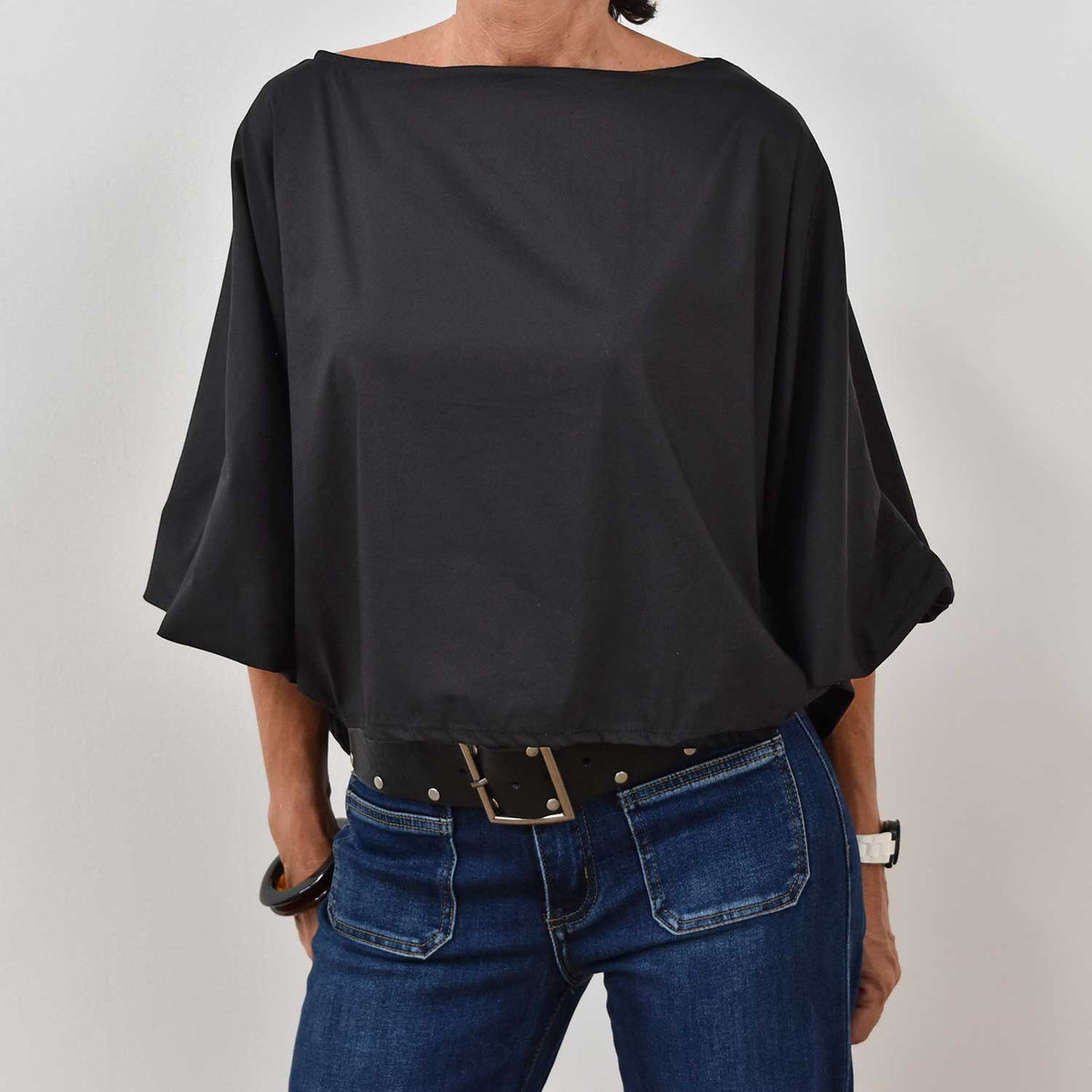 Blusa Abullonada Chic – Negra