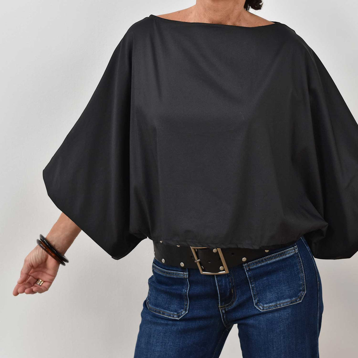 Blusa Abullonada Chic – Negra