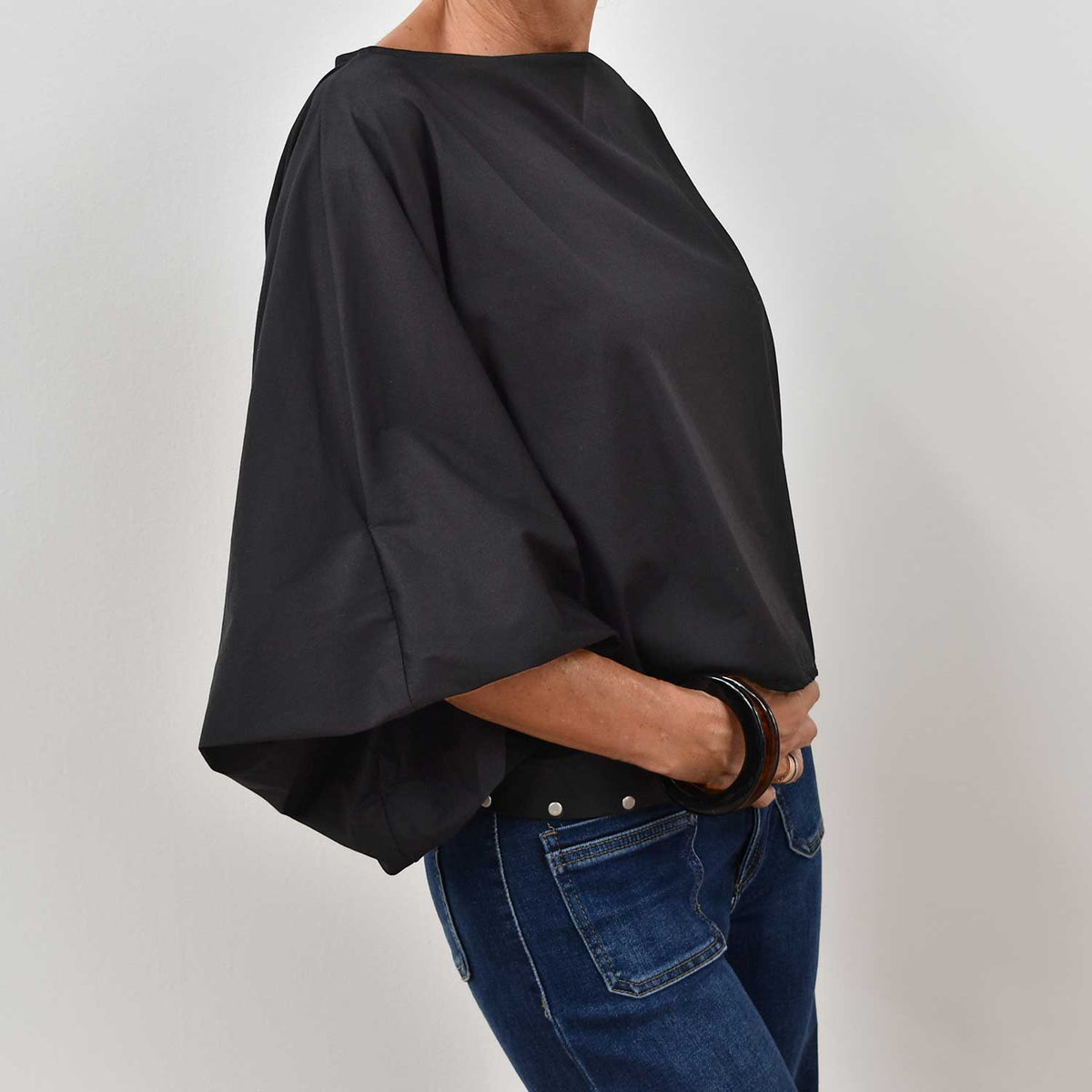 Blusa Abullonada Chic – Negra