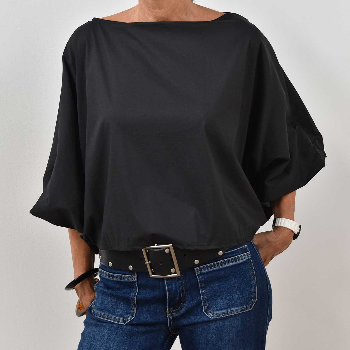 Blusa Abullonada Chic – Negra