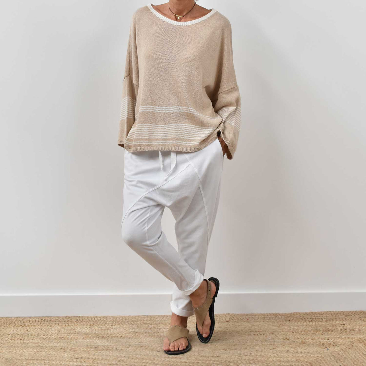 Jersey Oversize Cuello Barco – Beige