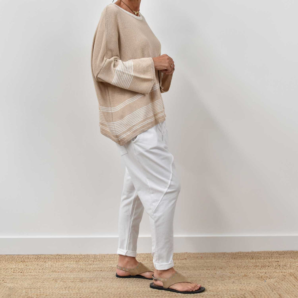 Jersey Oversize Cuello Barco – Beige