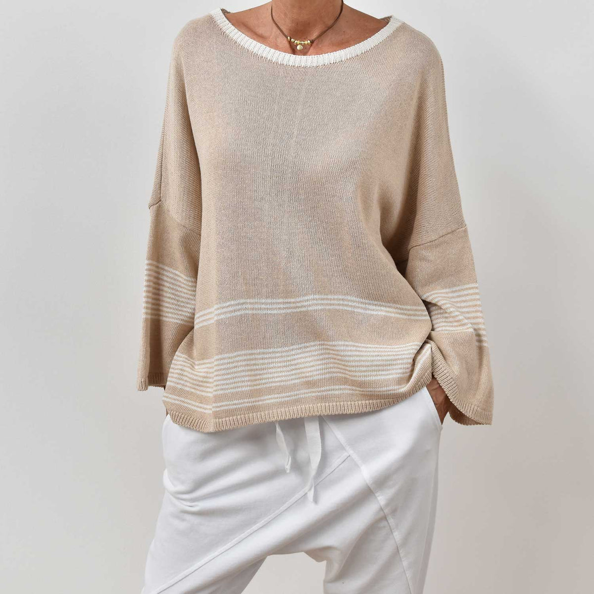 Jersey Oversize Cuello Barco – Beige