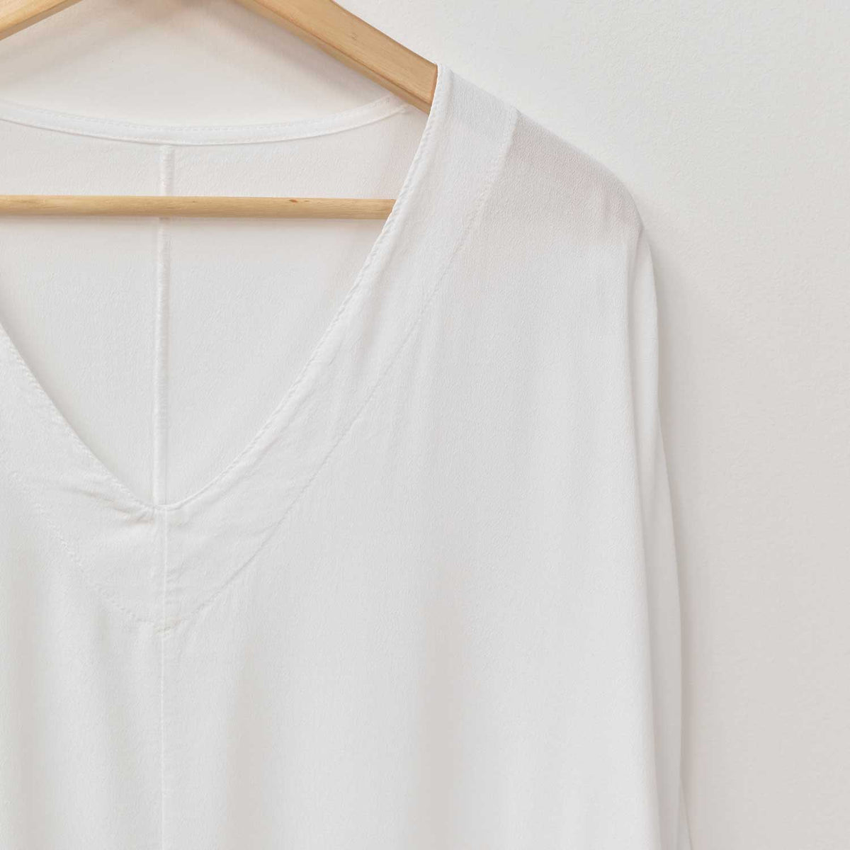 Blusa Pico Elegance – Blanca