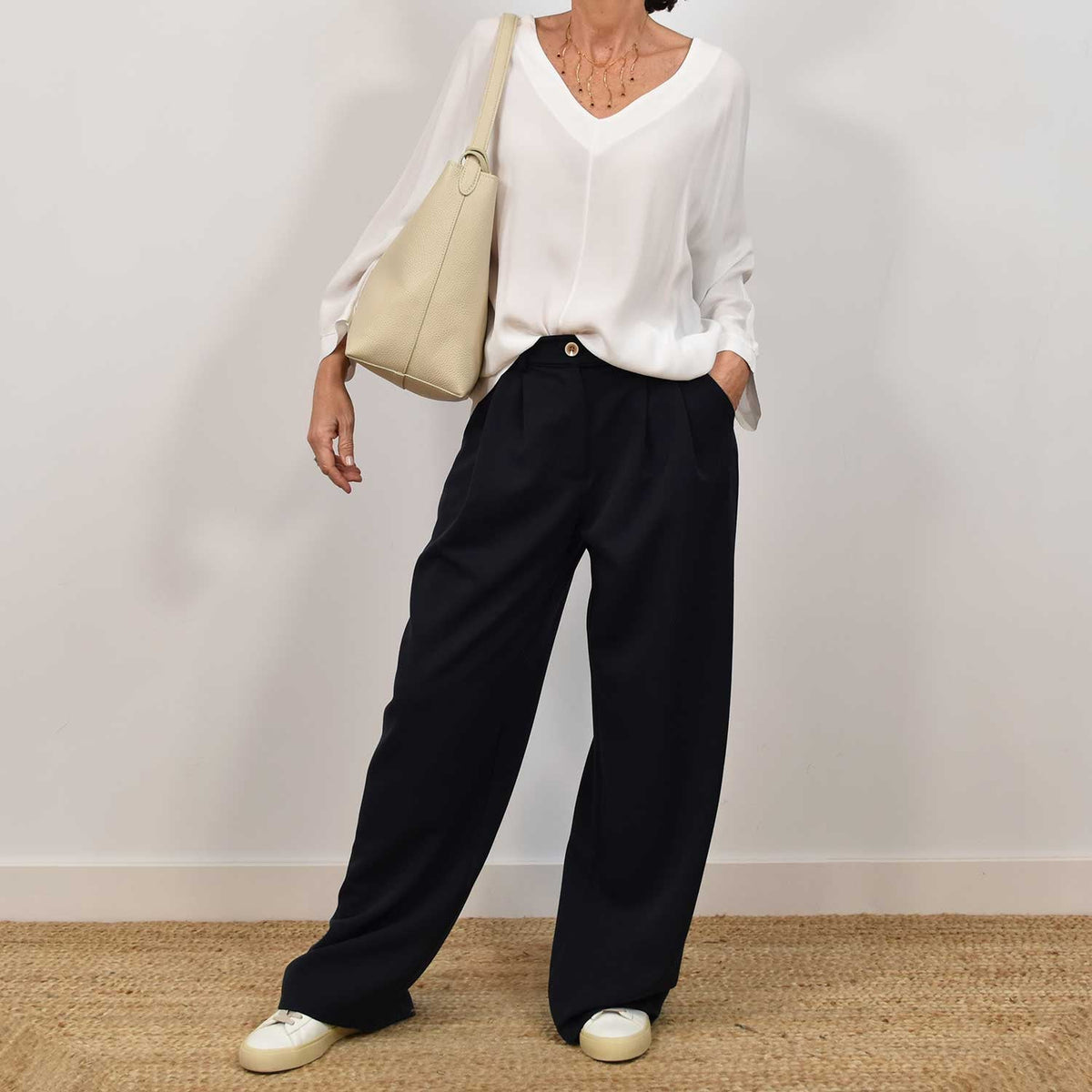Blusa Pico Elegance – Blanca