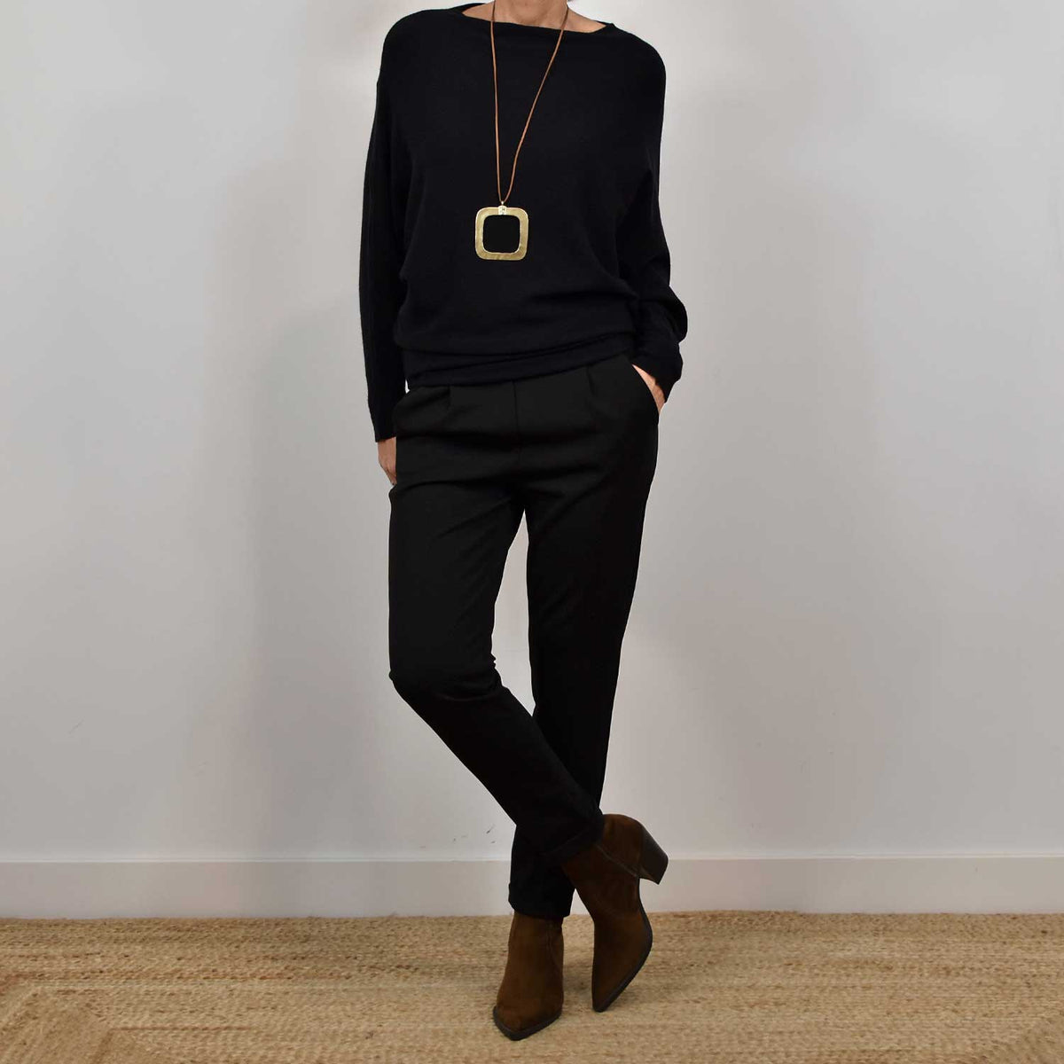 Pantalón Fluido Bolsillos – Negro