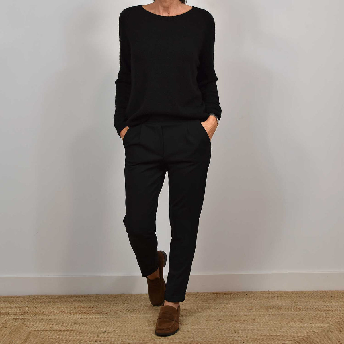 Pantalón Fluido Bolsillos – Negro