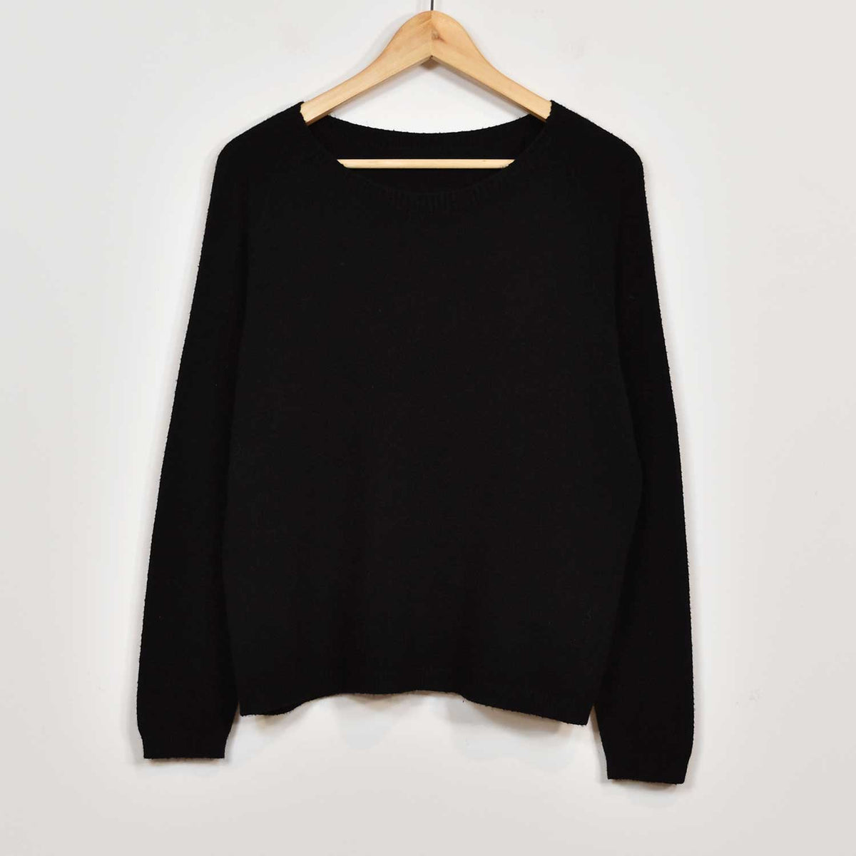 Jersey Canalé Fino – Negro