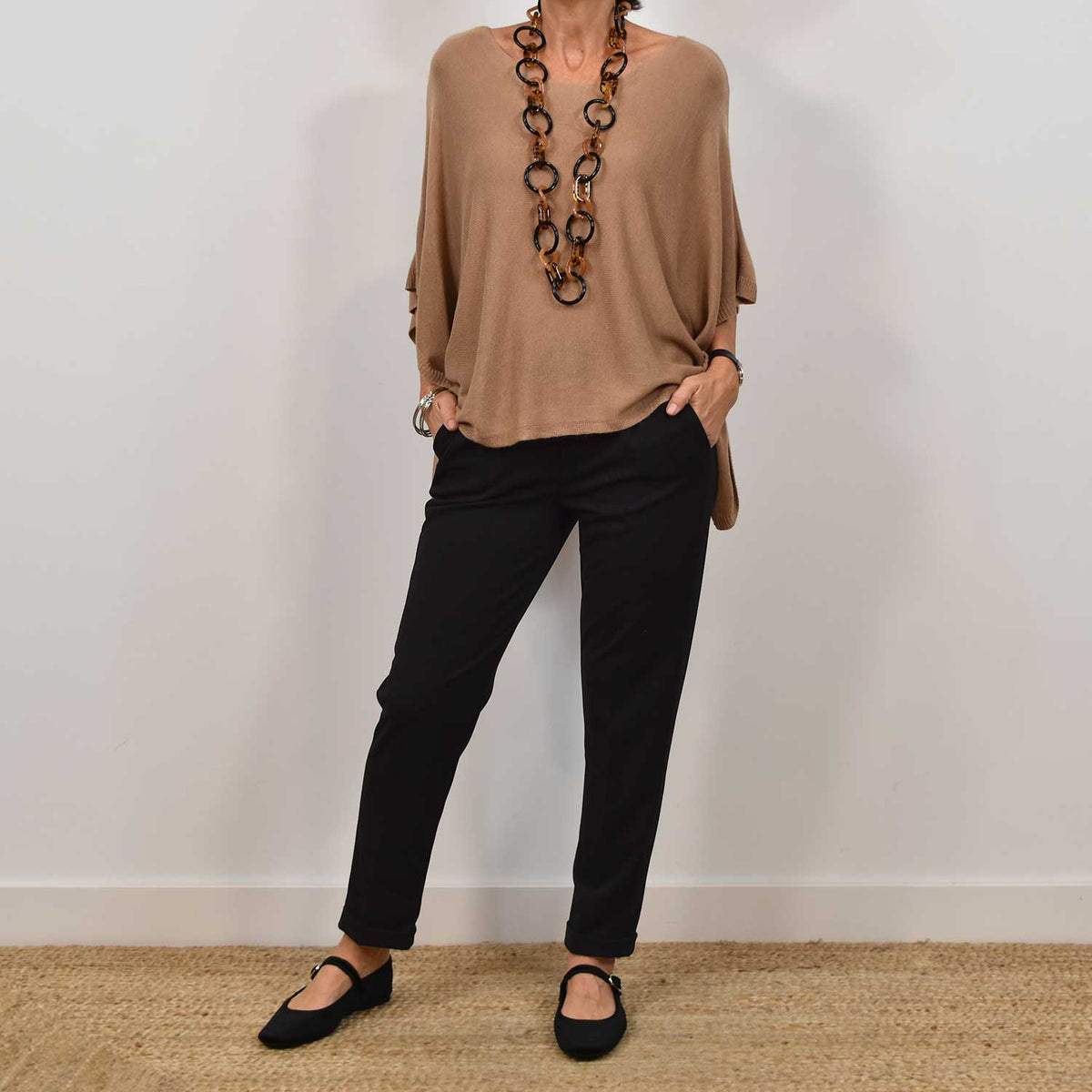 Pantalón Fluido Bolsillos – Negro