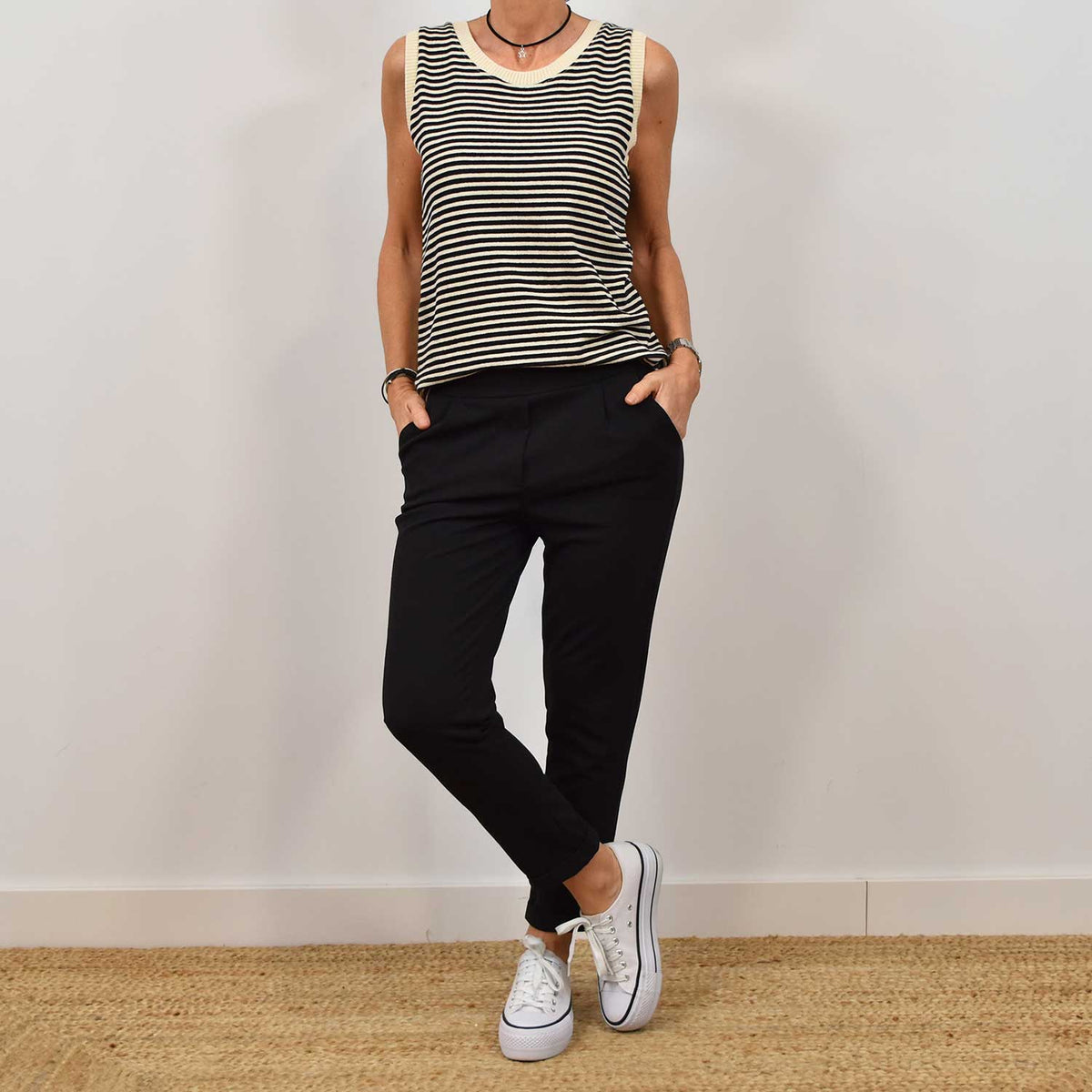 Pantalón Fluido Bolsillos – Negro