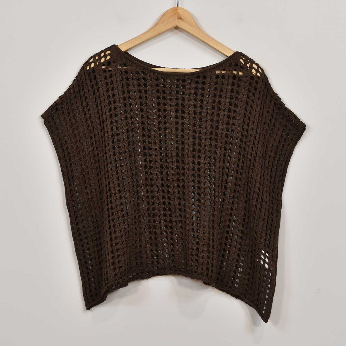 Jersey Calado Cuello Barco – Marrón