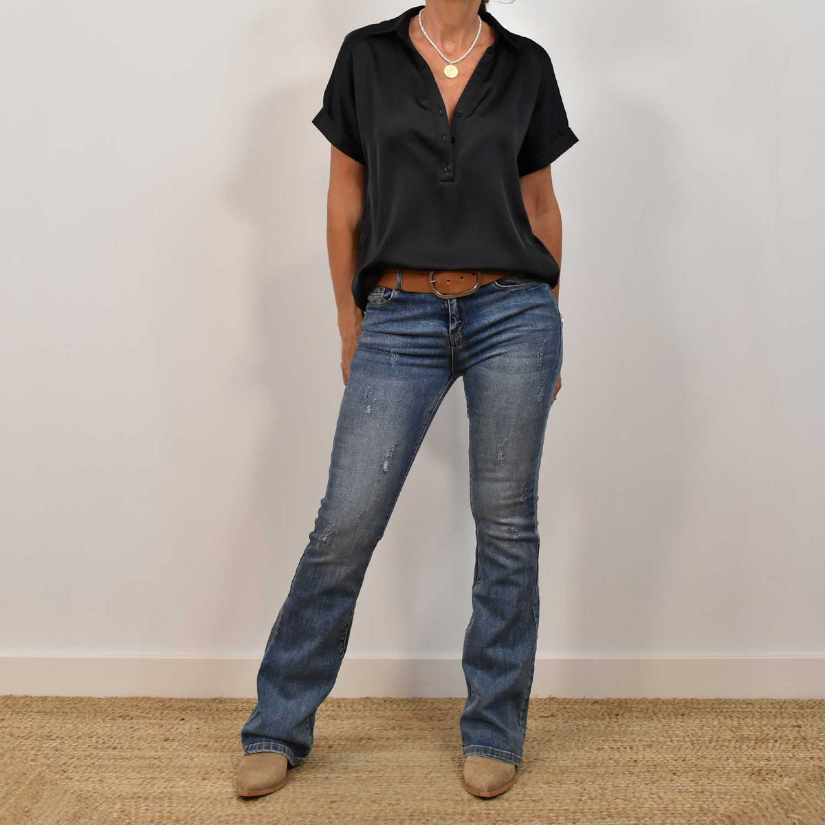Blusa Satinada Elegance – Negra