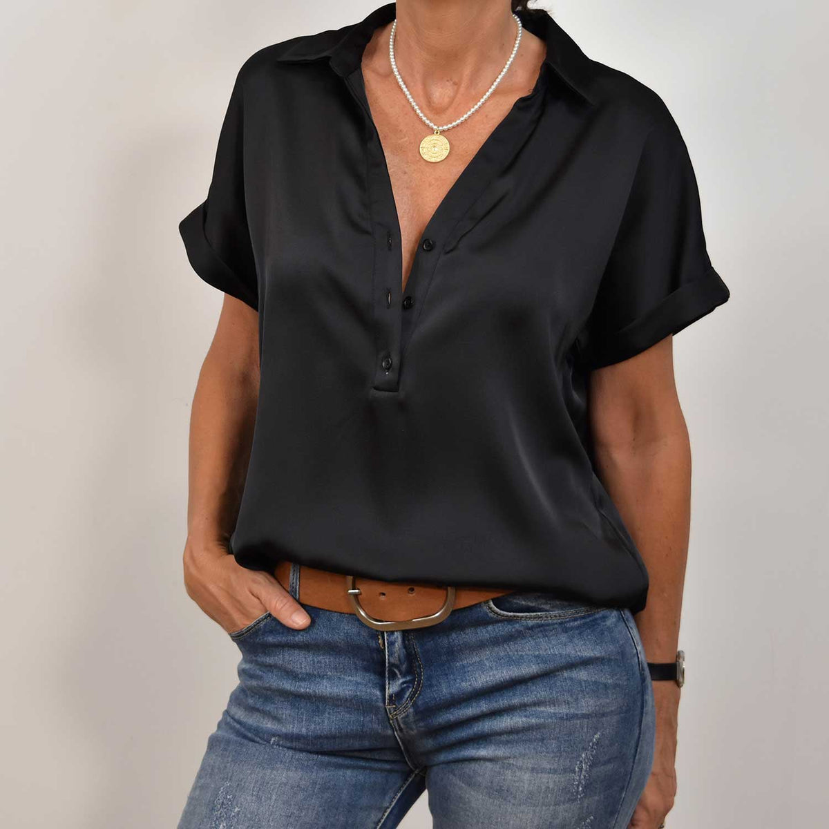 Blusa Satinada Elegance – Negra