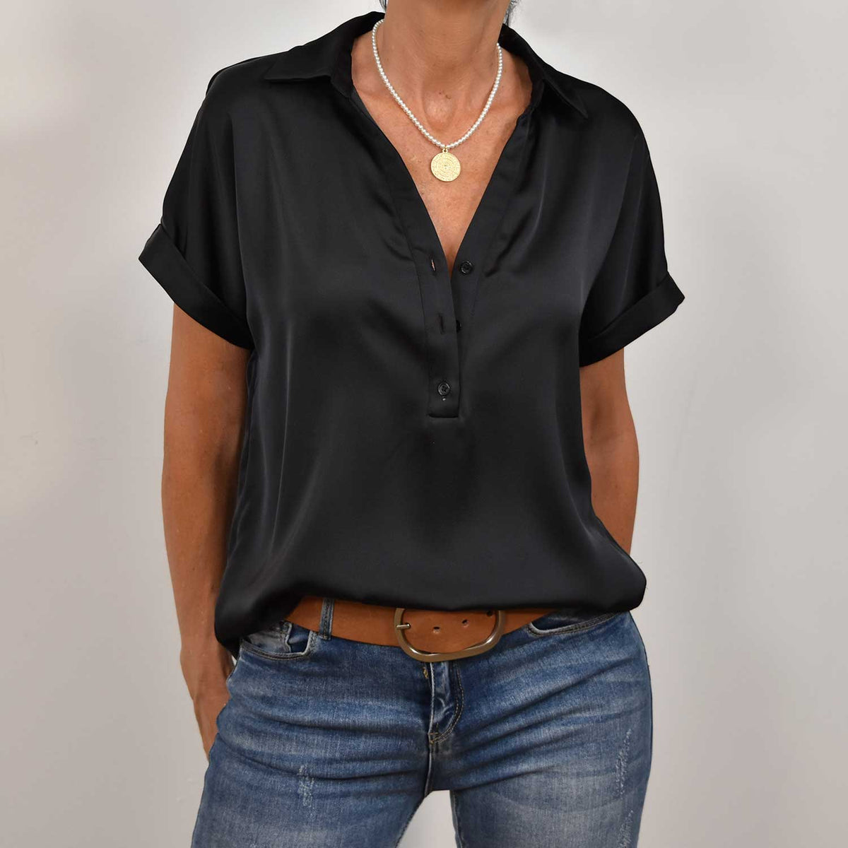 Blusa Satinada Elegance – Negra