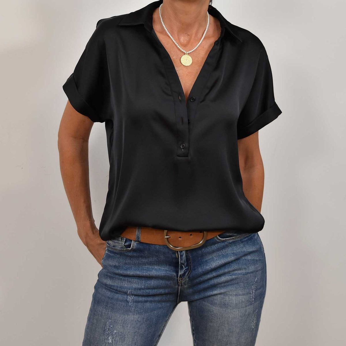 Blusa Satinada Elegance – Negra