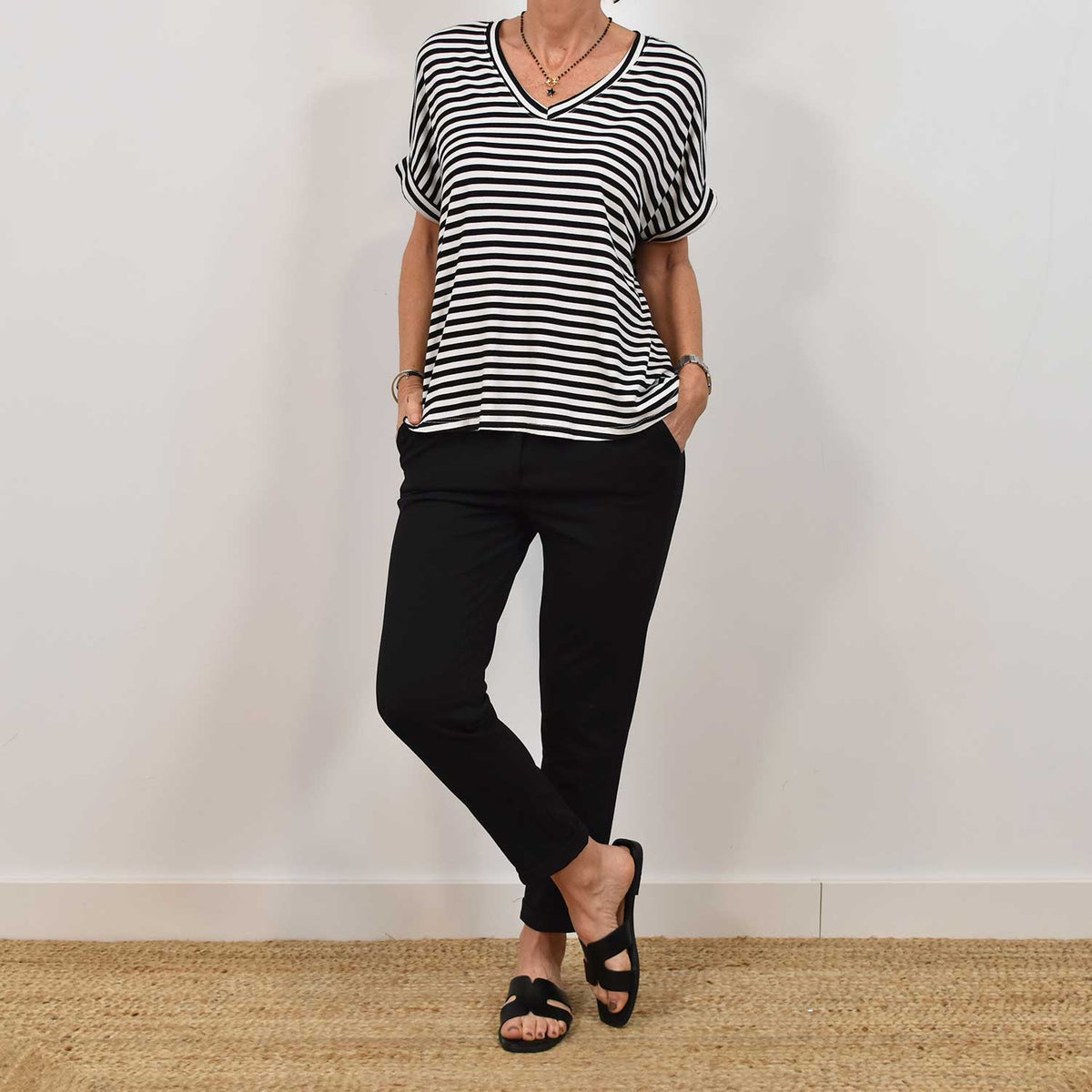 Pantalón Fluido Bolsillos – Negro